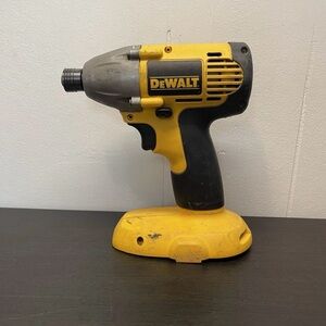 DeWalt DW056 1/4" Heavy Duty Cordless Impact Driver 18v -TOOL ONLY